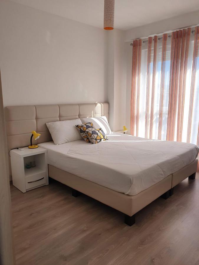Rovena'S Apartment - Free Parking Tirana Esterno foto