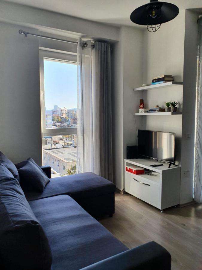 Rovena'S Apartment - Free Parking Tirana Esterno foto