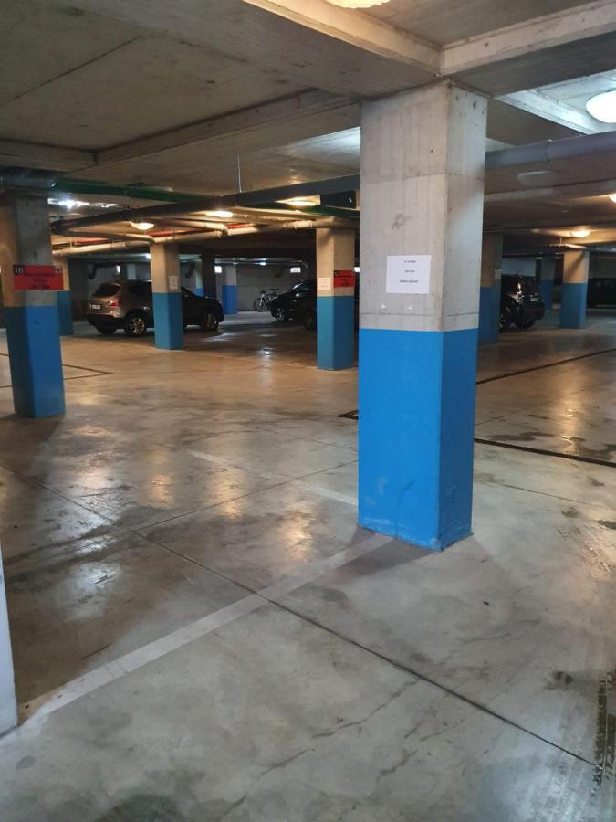 Rovena'S Apartment - Free Parking Tirana Esterno foto
