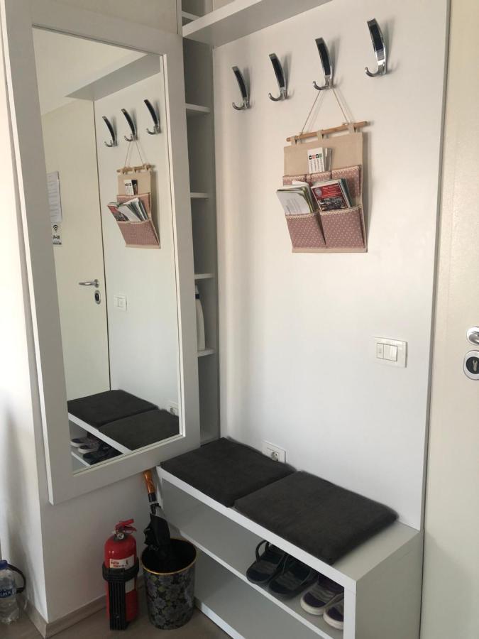 Rovena'S Apartment - Free Parking Tirana Esterno foto