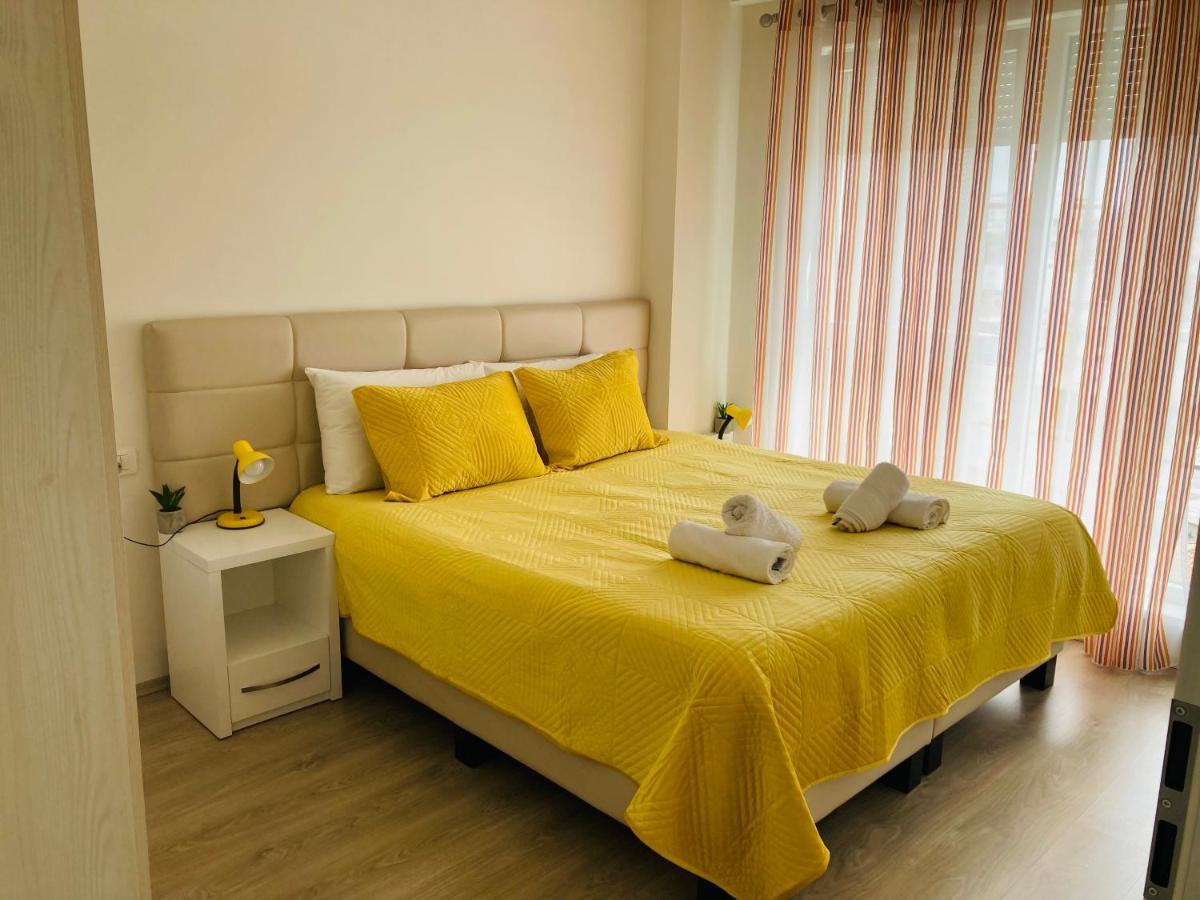 Rovena'S Apartment - Free Parking Tirana Esterno foto